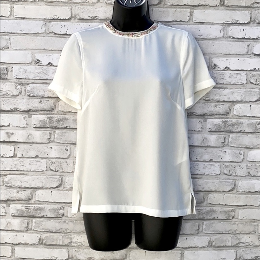 ❤️ NWT H&M White Top w Beaded Neckline, Short Sleeves ❤️